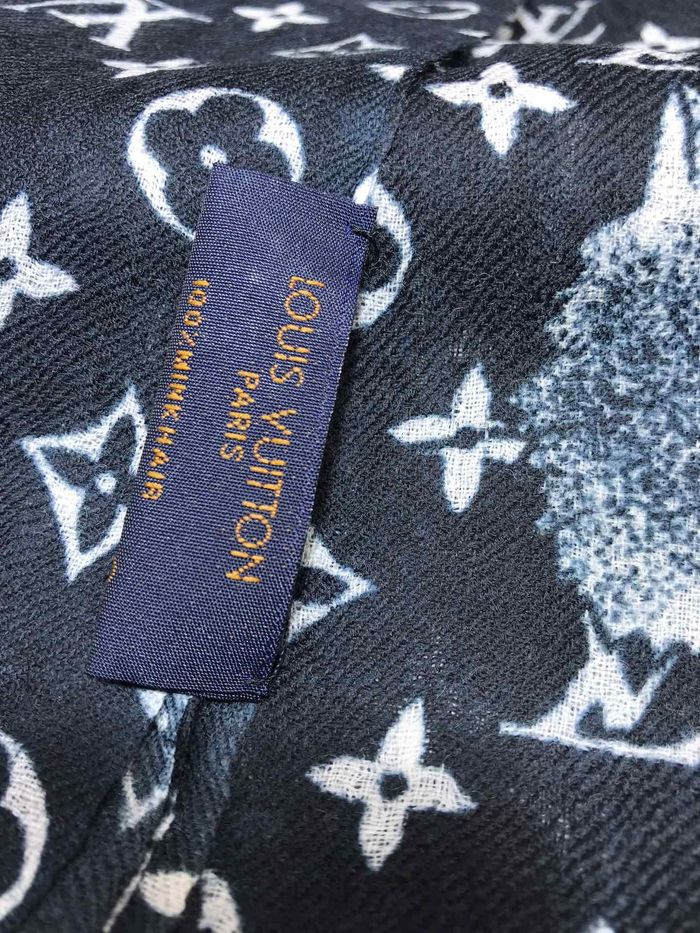 Louis Vuitton Scarf LV00070